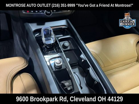 Used 2023 Volvo XC60 B5 Ultimate w/ Climate Package image 22