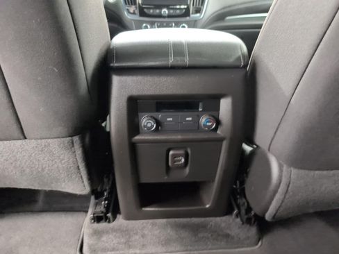 Used 2023 Chevrolet Traverse LT AWD/4WD image 22