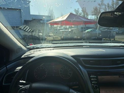 Used 2020 Nissan Murano SL w/ Moonroof Package image 16