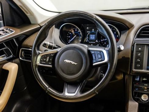 Used 2018 Jaguar F-PACE Prestige AWD/4WD image 24