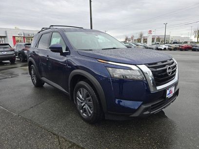 New 2025 Nissan Pathfinder SV w/ SV Premium Package