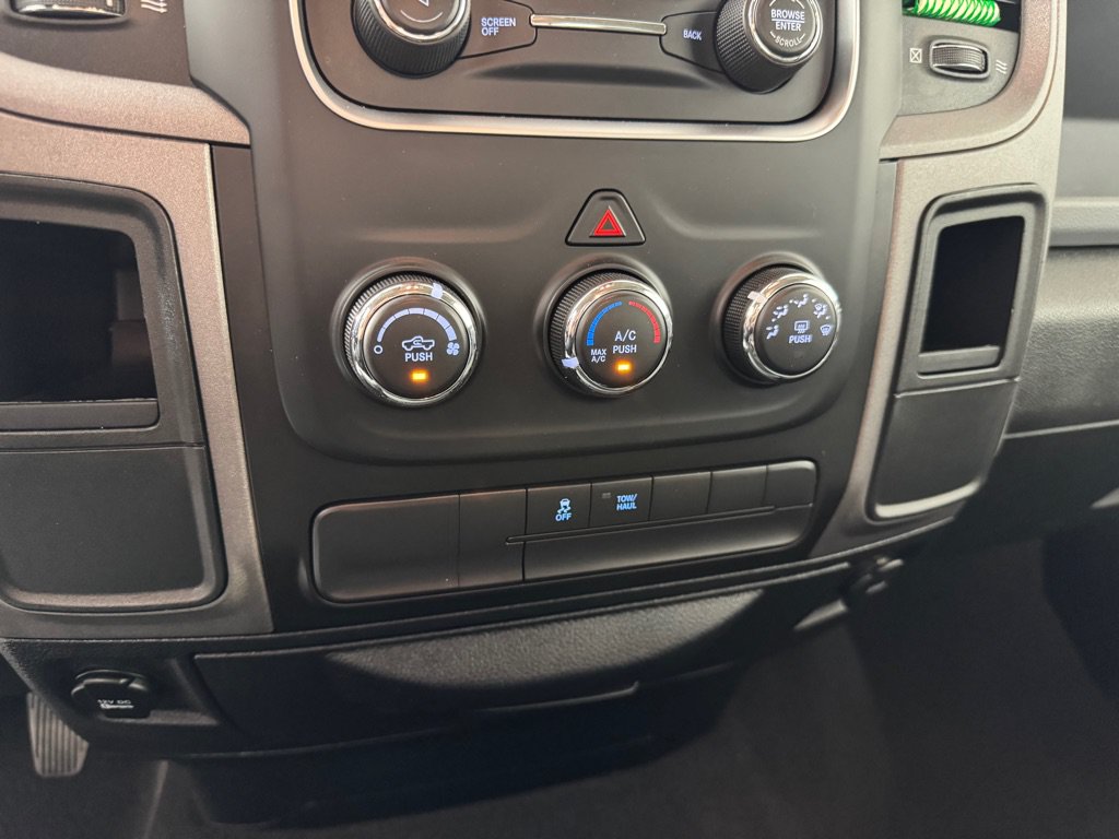 Used 2014 RAM 1500 Express RWD image 18
