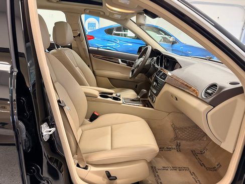 Used 2013 Mercedes-Benz C 250 Sedan image 22
