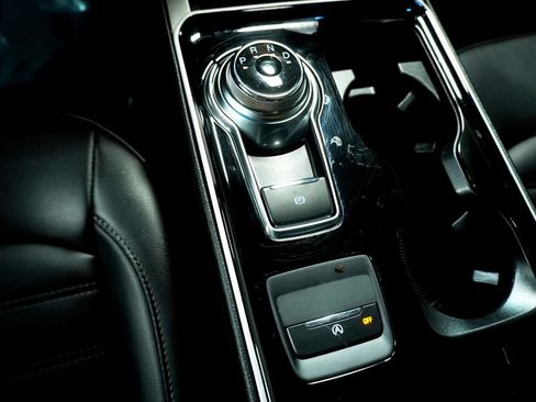 Used 2019 Ford Edge SEL w/ Equipment Group 201A FWD image 18