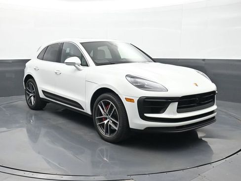 Certified 2023 Porsche Macan S AWD/4WD image 23