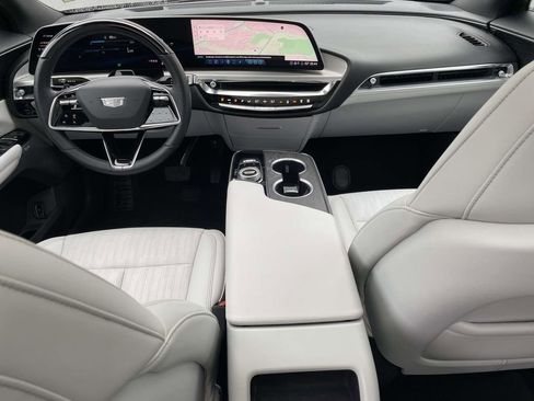 Certified 2023 Cadillac Lyriq Luxury image 14