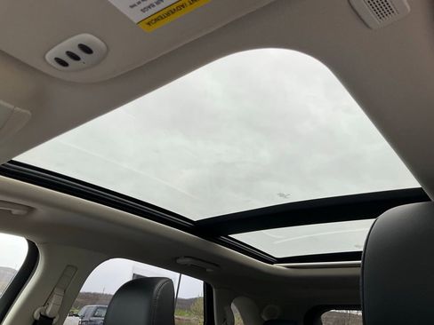 Used 2023 Ford Edge Titanium w/ Equipment Group 301A AWD/4WD image 3