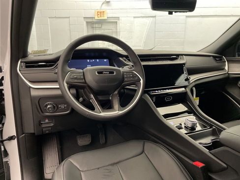 New 2026 Jeep Grand Cherokee Limited image 9