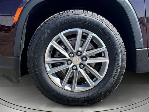 Used 2023 Chevrolet Traverse LT image 32