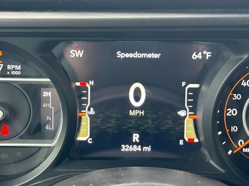 Used 2025 Jeep Wrangler Unlimited Sport AWD/4WD image 25