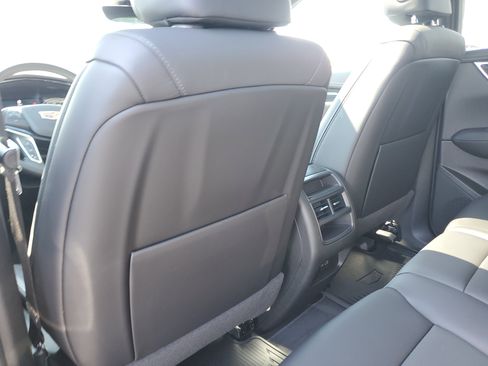 Used 2022 Cadillac XT5 Premium Luxury w/ Technology Package image 11