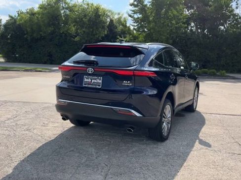 Used 2022 Toyota Venza XLE AWD/4WD image 8