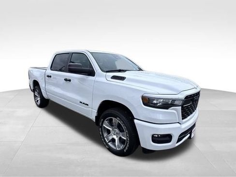 New 2026 RAM 1500 Express AWD/4WD image 9