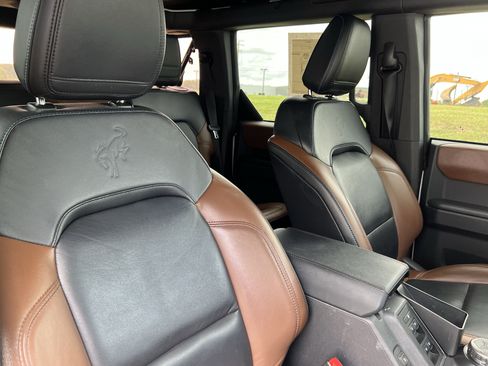 Used 2024 Ford Bronco Outer Banks AWD/4WD image 35