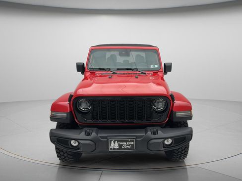 Used 2024 Jeep Gladiator Sport AWD/4WD image 2