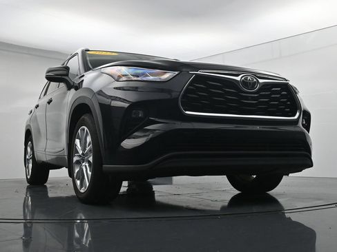 Used 2022 Toyota Highlander Limited AWD/4WD image 29