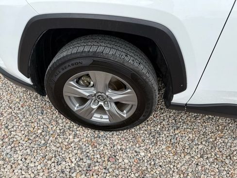 Used 2022 Toyota RAV4 LE AWD/4WD image 33