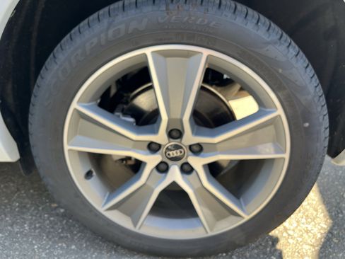 Used 2025 Audi Q5 2.0T Premium image 13