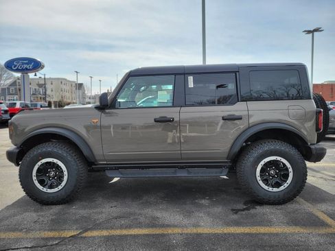 New 2026 Ford Bronco Badlands w/ Sasquatch Package image 2