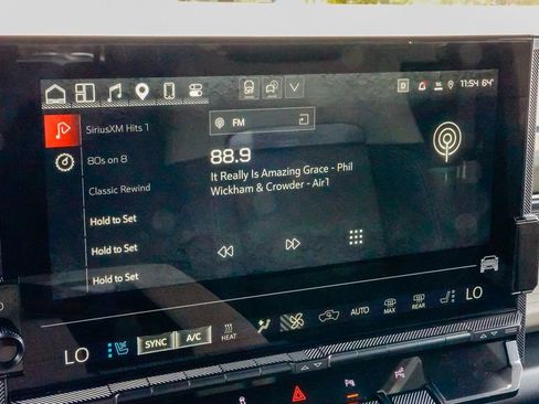 Used 2026 GMC Hummer EV SUV w/ LPO, Dark Essentials Package AWD/4WD image 19