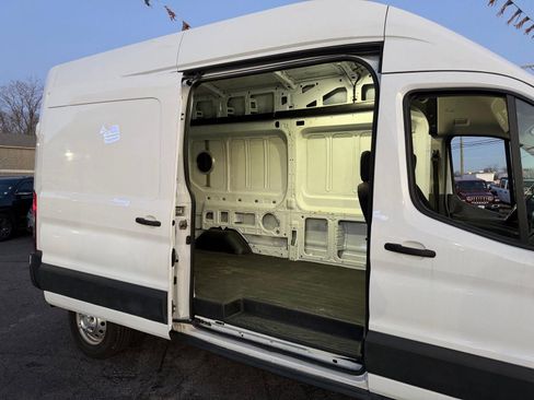 Used 2022 Ford Transit 250 Base image 14