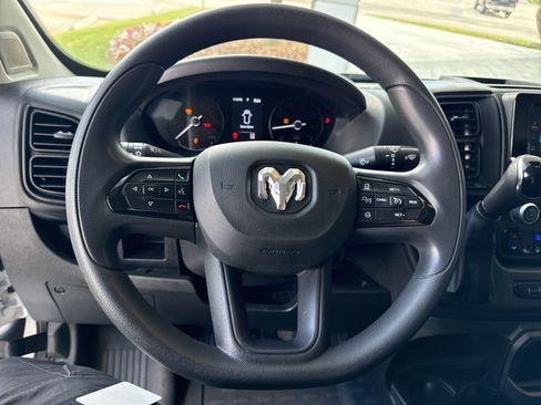 Used 2024 RAM ProMaster 2500 w/ Convenience Group FWD image 17