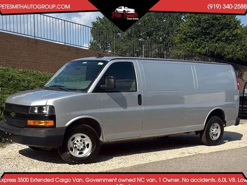 Used 2018 Chevrolet Express 3500 Extended w/ Driver Convenience Package RWD image 1