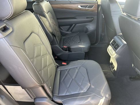 New 2026 Volkswagen Atlas SE FWD image 9