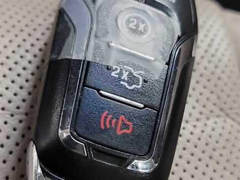 Used 2017 Lincoln MKX Reserve image 32