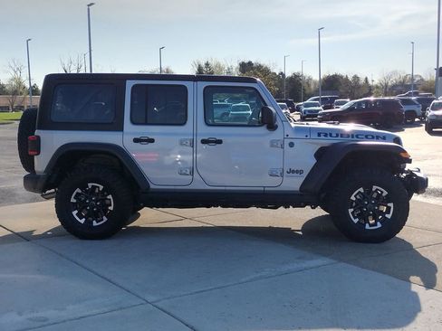 Used 2024 Jeep Wrangler Unlimited Rubicon 4xe w/ Technology Group AWD/4WD image 4