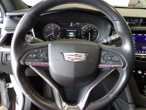 Used 2023 Cadillac XT6 Luxury AWD/4WD image 13