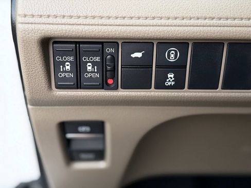 Used 2024 Honda Odyssey EX-L image 24