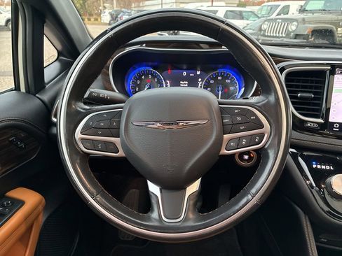 Used 2021 Chrysler Pacifica Pinnacle image 25