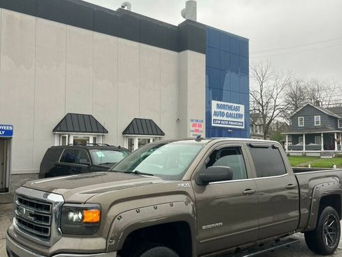 Used 2014 GMC Sierra 1500 SLE w/ Suspension Package, Off-Road image 2