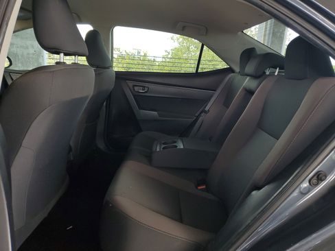 Used 2018 Toyota Corolla LE FWD image 9