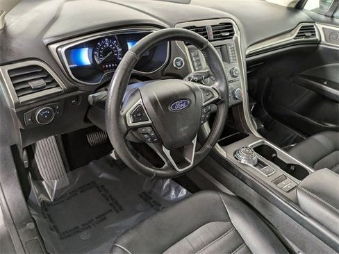 Used 2017 Ford Fusion SE w/ Equipment Group 601A image 11