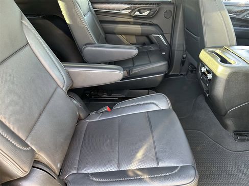 Used 2024 GMC Yukon Denali image 16