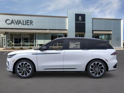 New 2026 Lincoln Nautilus Reserve image 3