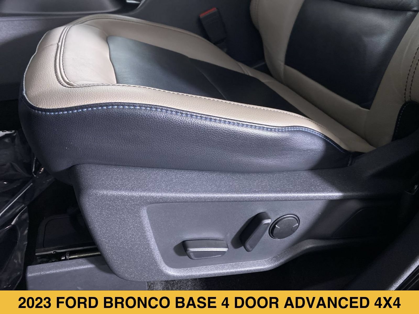 Used 2023 Ford Bronco Wildtrak AWD/4WD image 10