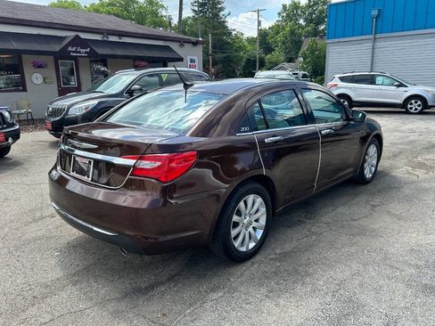 Used 2013 Chrysler 200 Limited FWD image 12