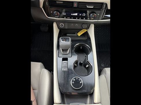 Used 2023 Nissan Rogue SL AWD/4WD image 11