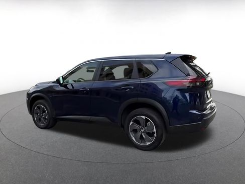 Used 2025 Nissan Rogue SV image 10
