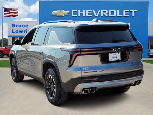 Used 2025 Chevrolet Traverse Z71 AWD/4WD image 5