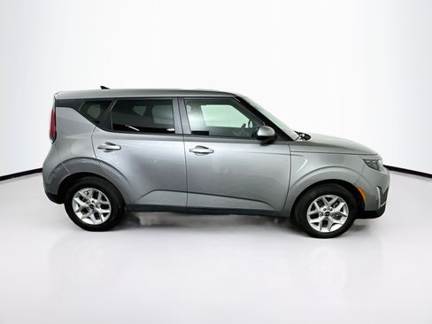 Used 2025 Kia Soul LX w/ LX Technology Package FWD image 10
