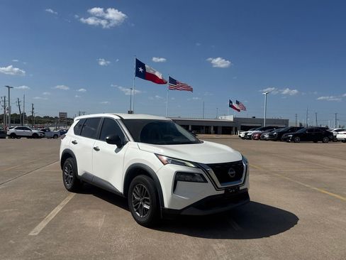 Certified 2023 Nissan Rogue S FWD image 2