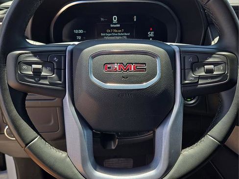 Used 2024 GMC Yukon SLT RWD image 31