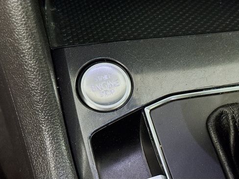 Used 2019 Volkswagen Tiguan SEL image 20