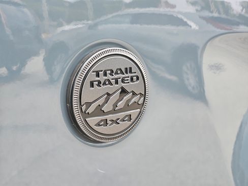 Used 2024 Jeep Gladiator Sport AWD/4WD image 15