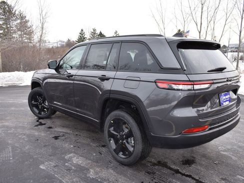 New 2025 Jeep Grand Cherokee Altitude AWD/4WD image 6