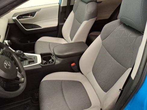 Used 2020 Toyota RAV4 XLE image 16